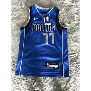 Nike Dallas Mavericks Luka Doncic #77 Dri-FIT Swingman Icon Jersey Youth Small
